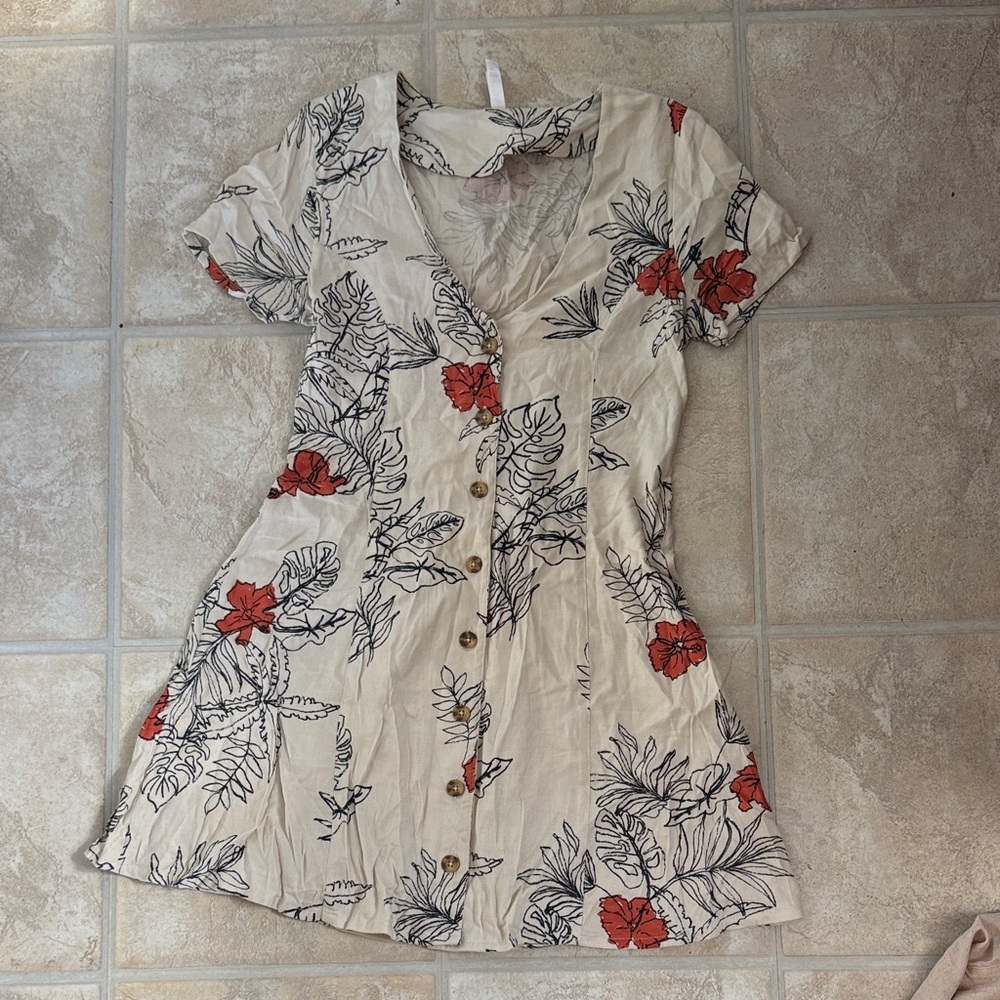RVCA Cream and Black Leaf Patterned dress